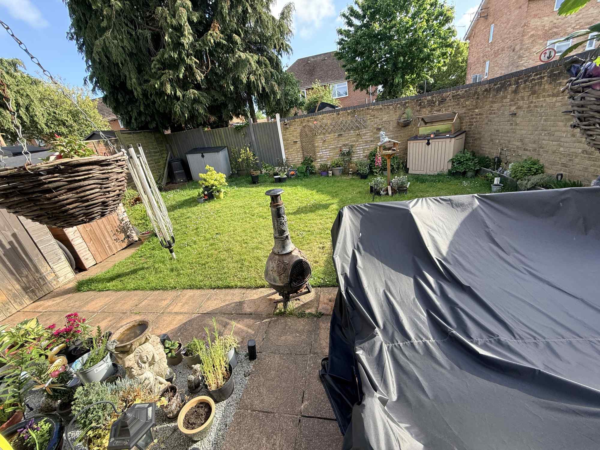 4 Bed detached house - 3 bed Bungalow