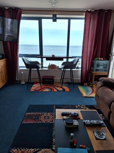 2 large bedroomed flat with sea views