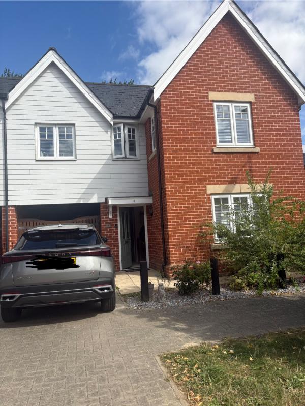 3bed semi beautiful house on quite stree