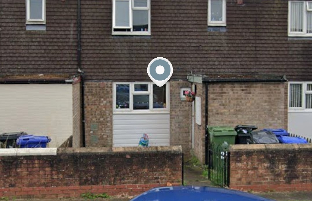 Three bedroom house in the dn33 area