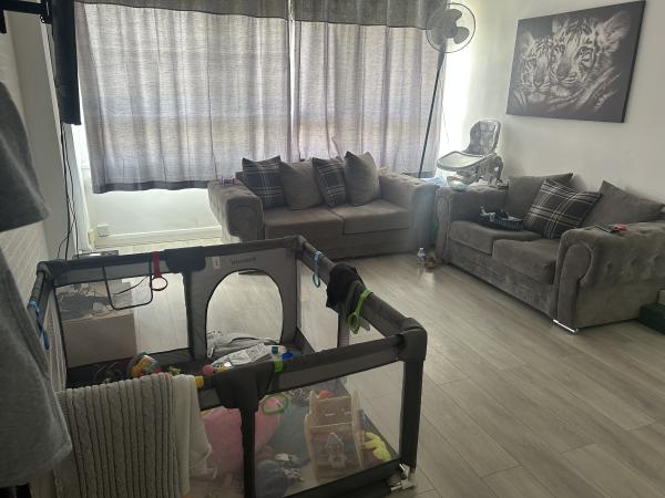 2 bedroom flat in hornchurch