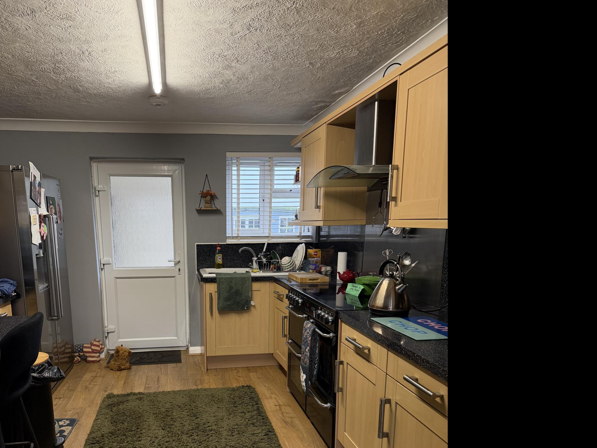 3bed large garden new modern kitch be