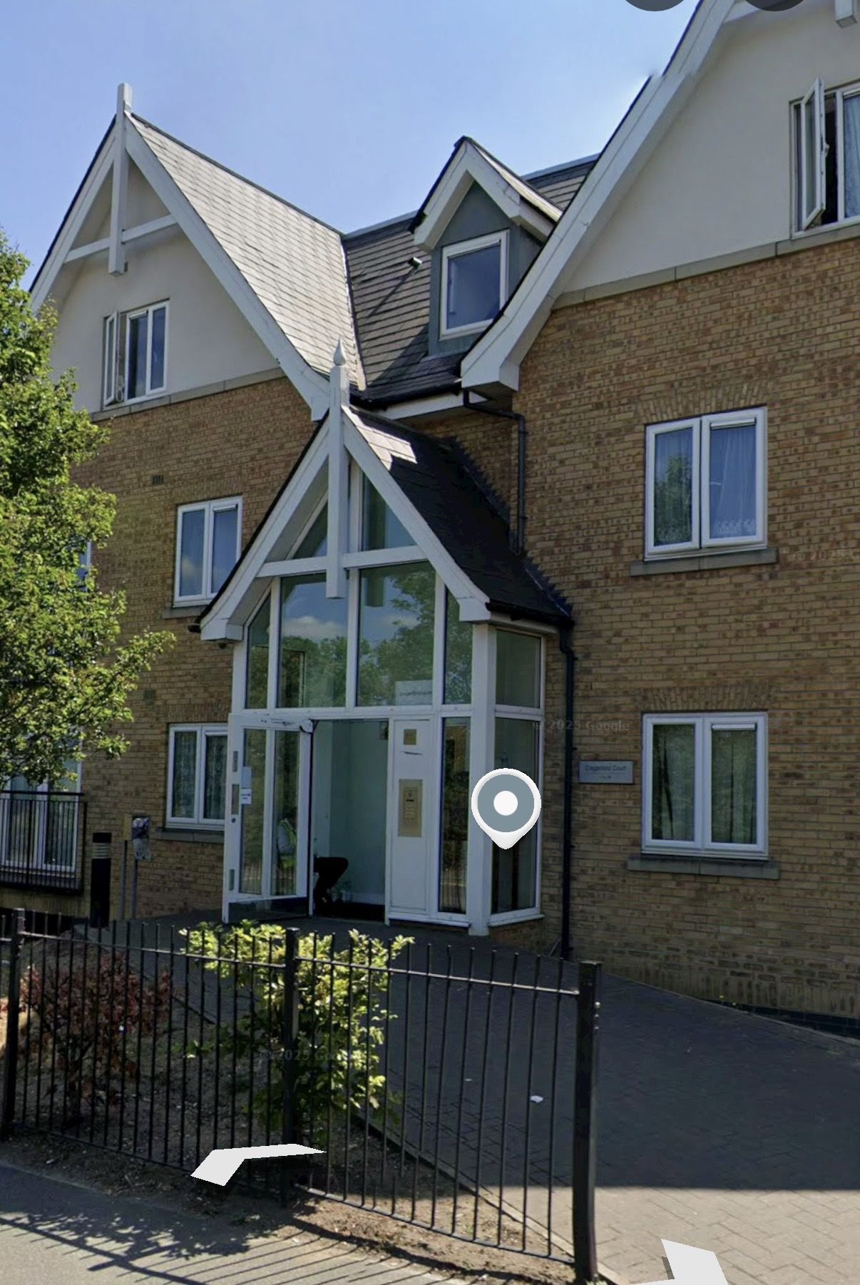 2 bed flat Crayford wanting near Chatham