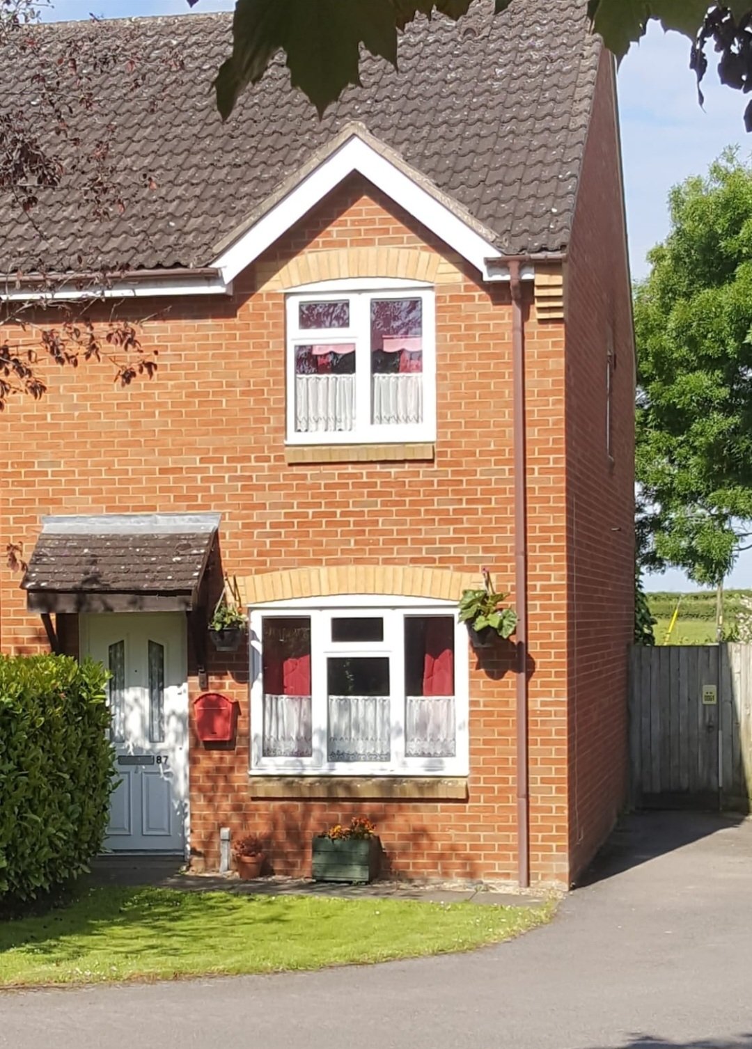 2 bed semi-detached house