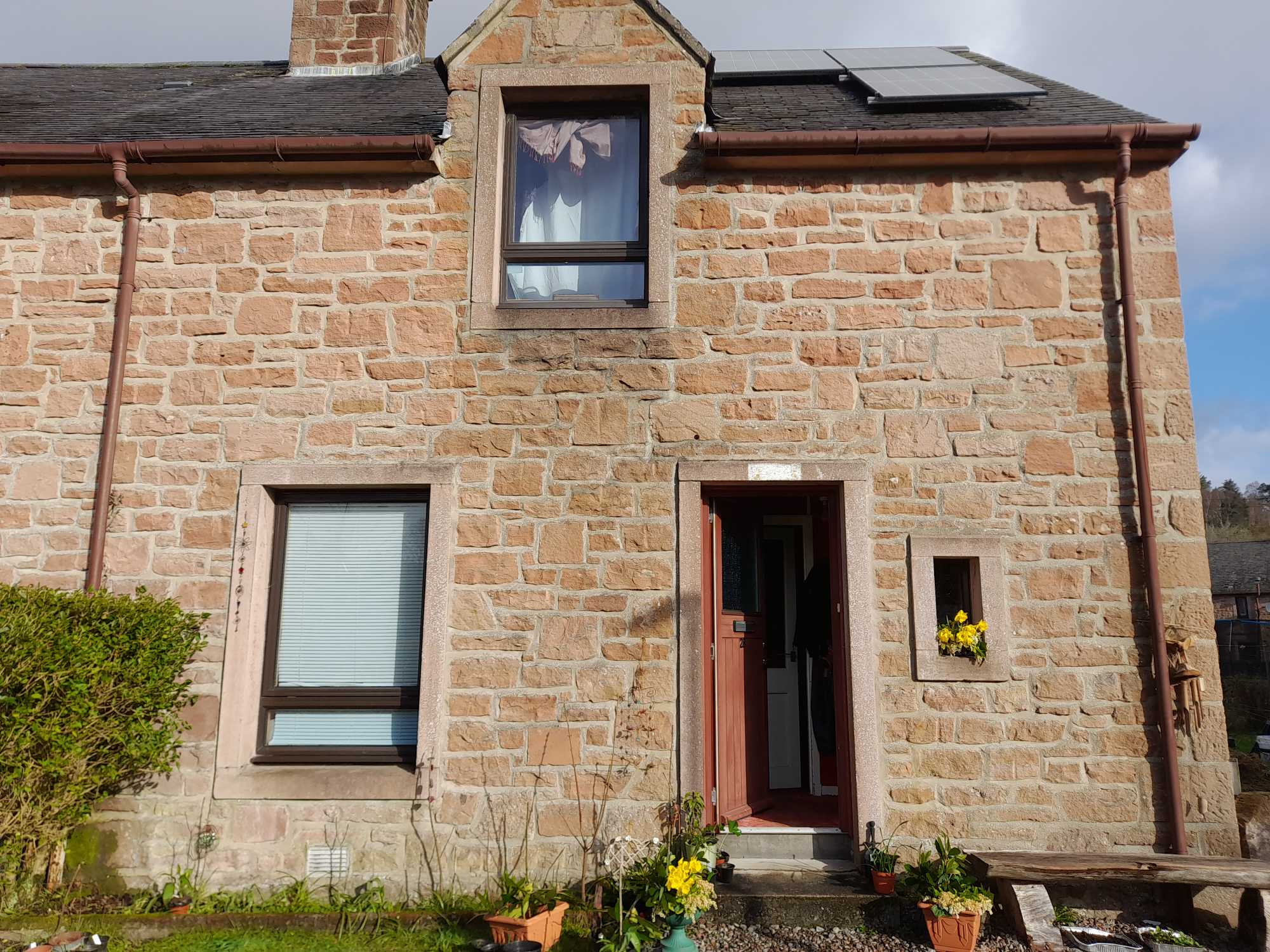 2Bedroom semi-atached with Garden