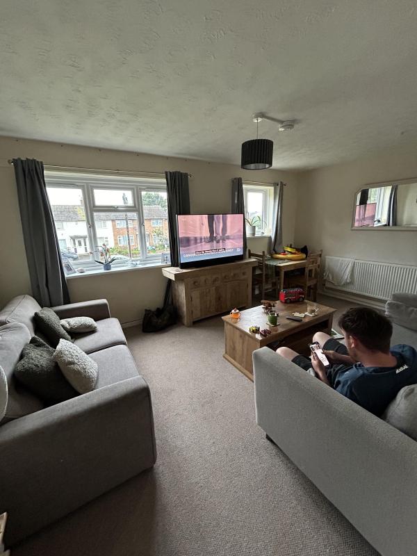 Large 2 bed flat wanting a 2+ bed house 