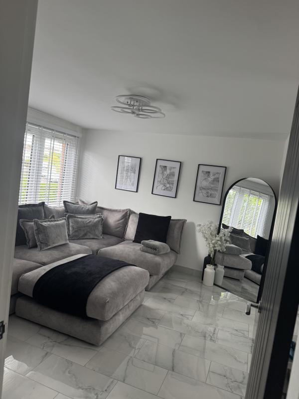 3 bed house front and back