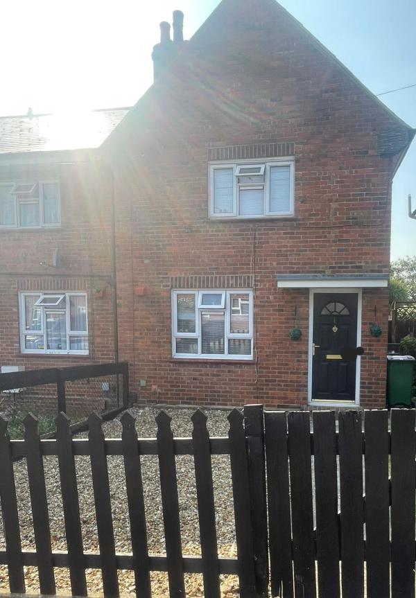 2 bed urgently wanting a 3 in Folkestone