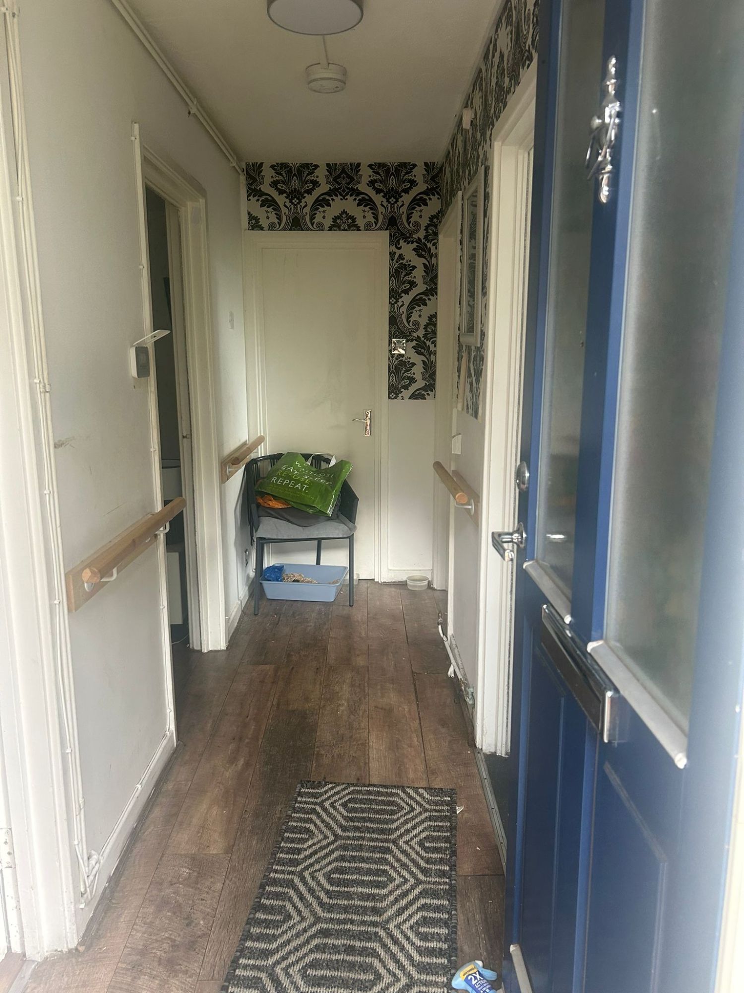 1 bed flat at ground floor 2 side garden