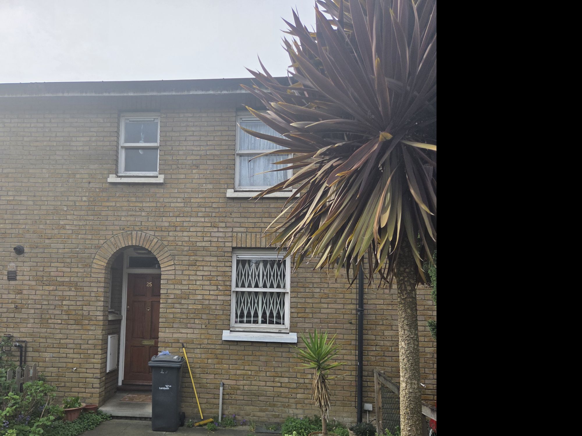 3 bed house in quiet Brixton Cul de sac