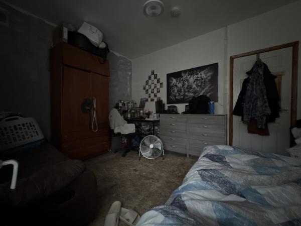 2 Bed First Floor Flat - Heol Dwyrain