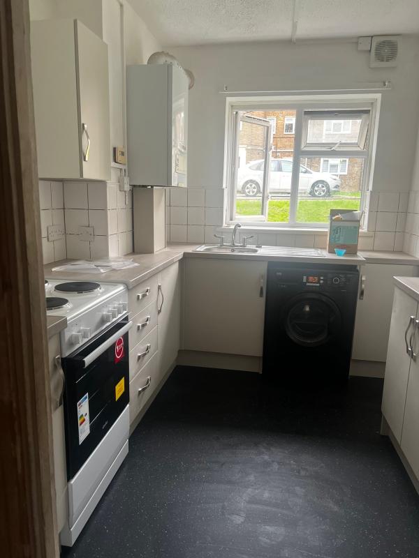 Family of 4 needs a 3 bedroom property most Medway areas considered