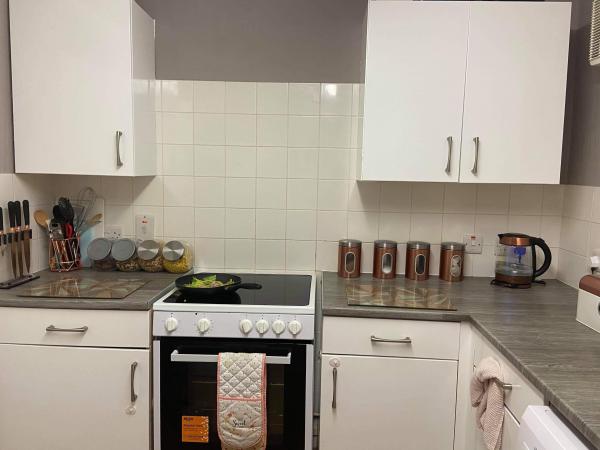 2 bed ground floor flatx
