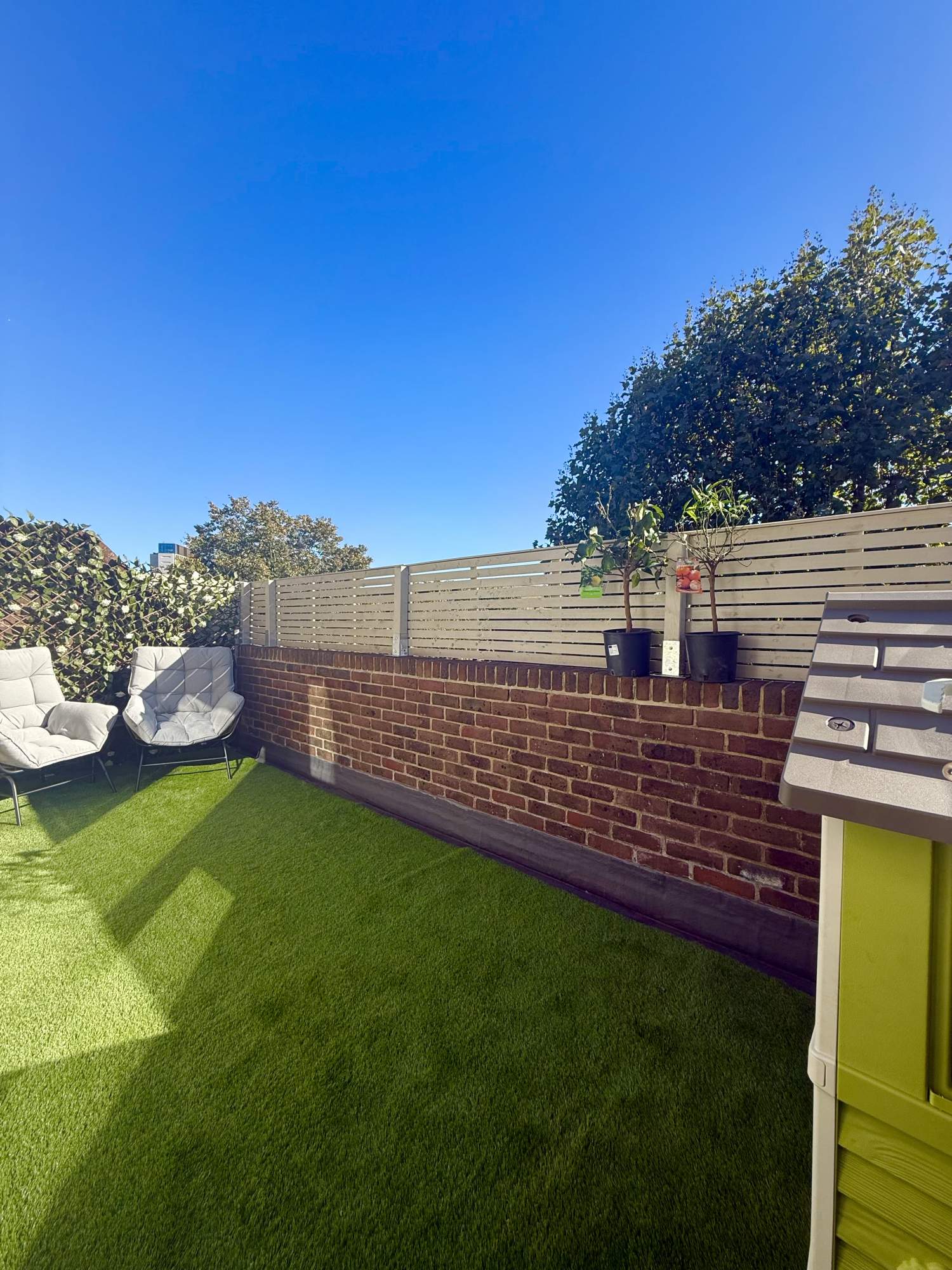 2 bedroom flat with terraced outdoors