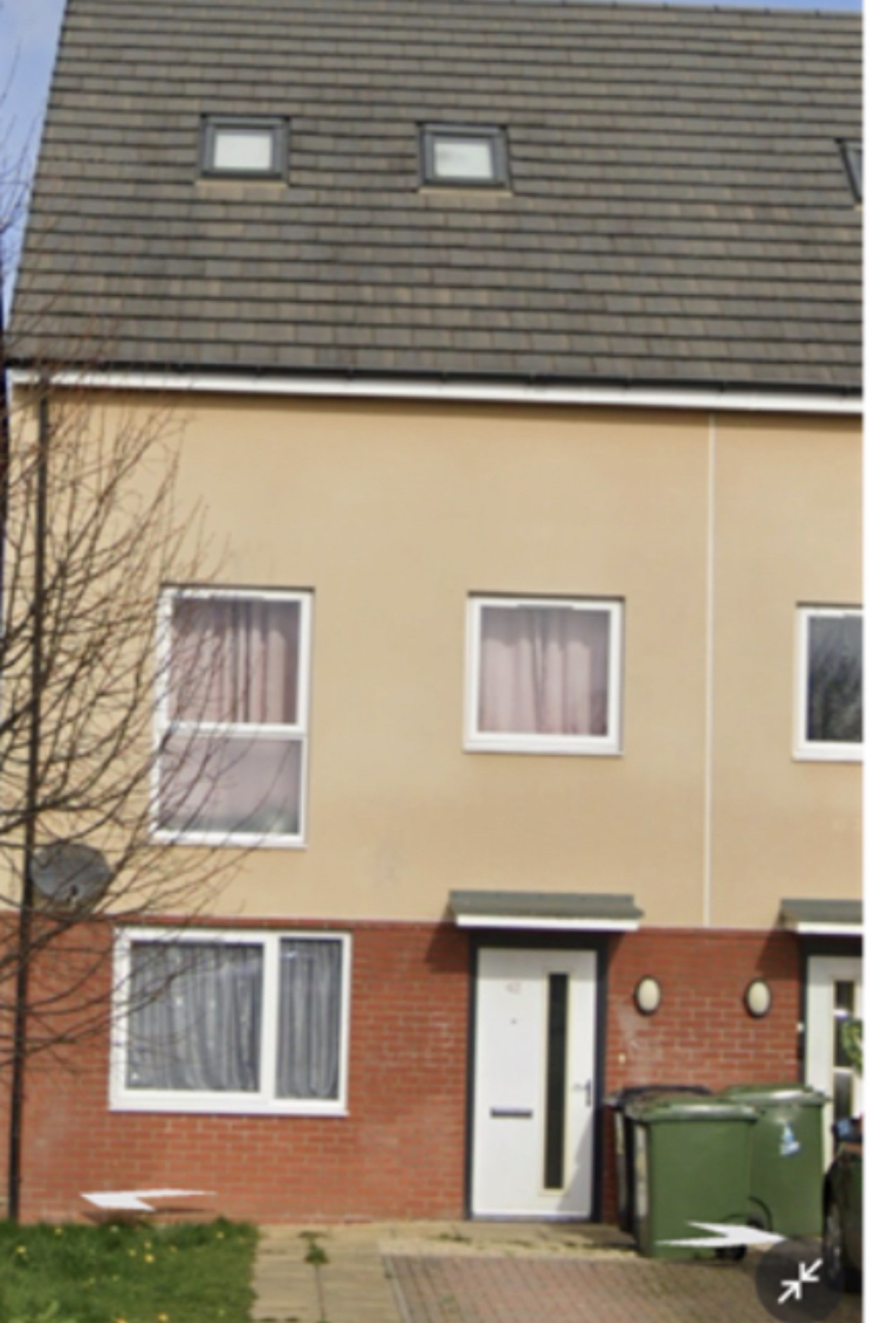 3 storey 4 bedroom newish build