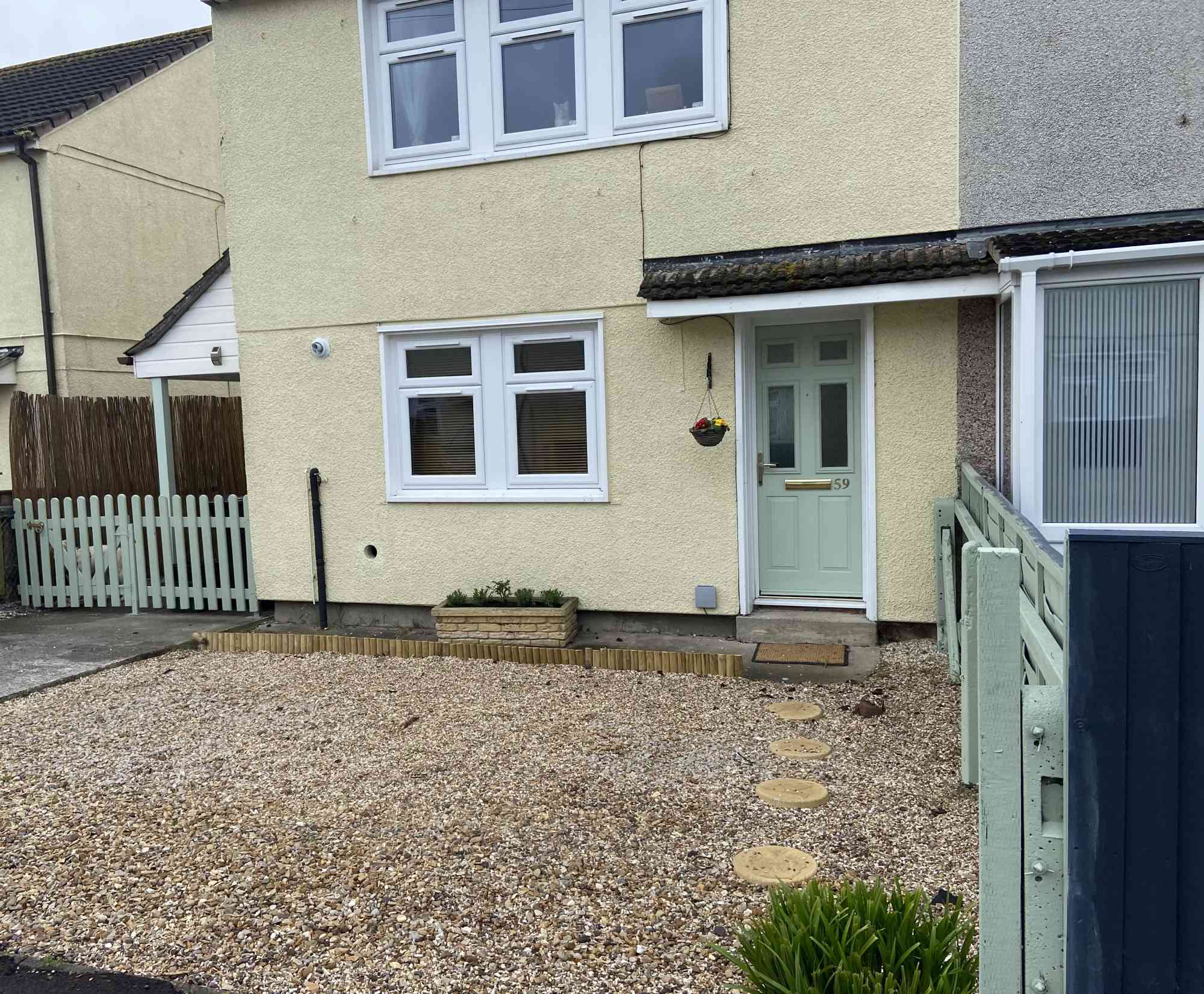 2 bed semi detached house in West Huntsp
