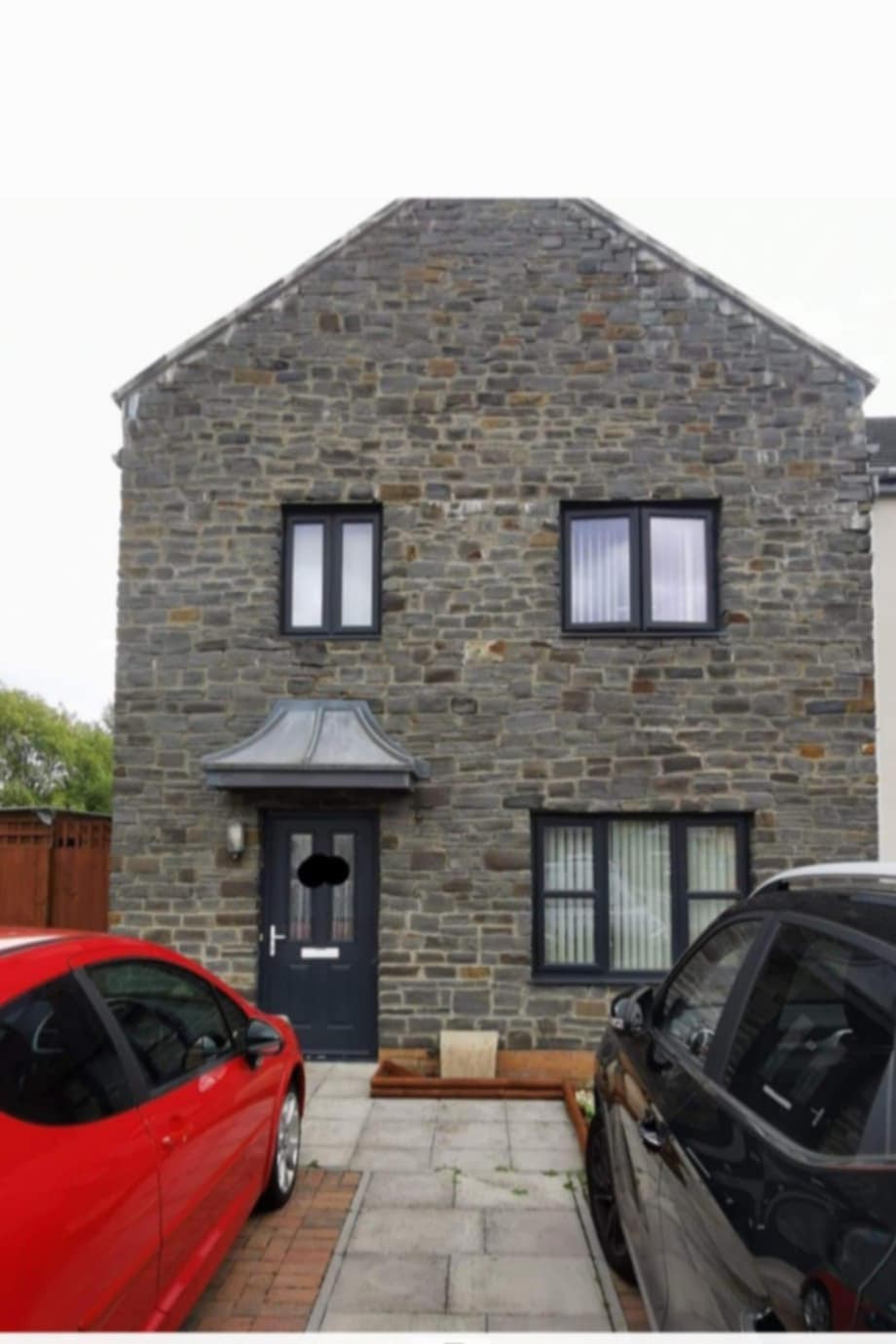 Large 3 bed nee house ebbw vale