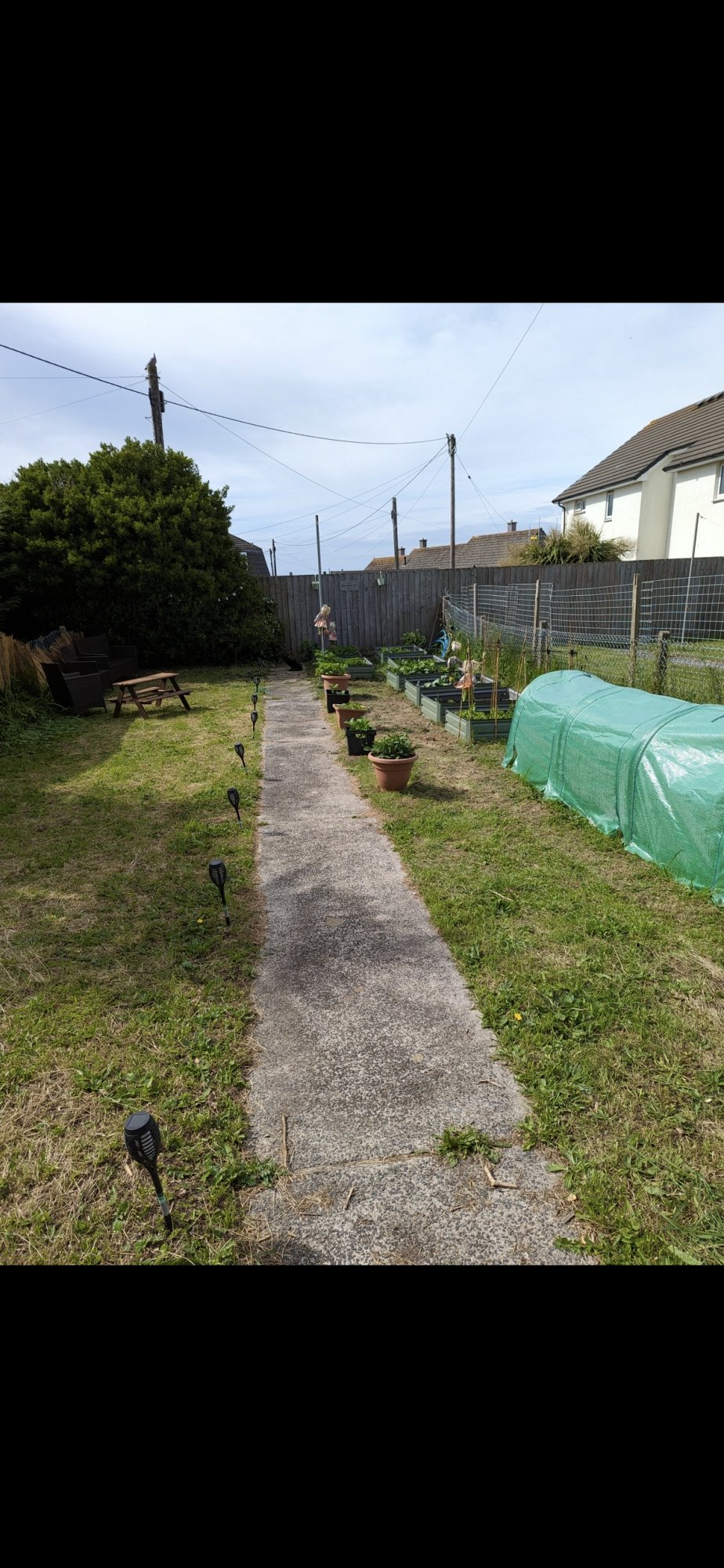 4 bedroom large gardens wanting falmouth