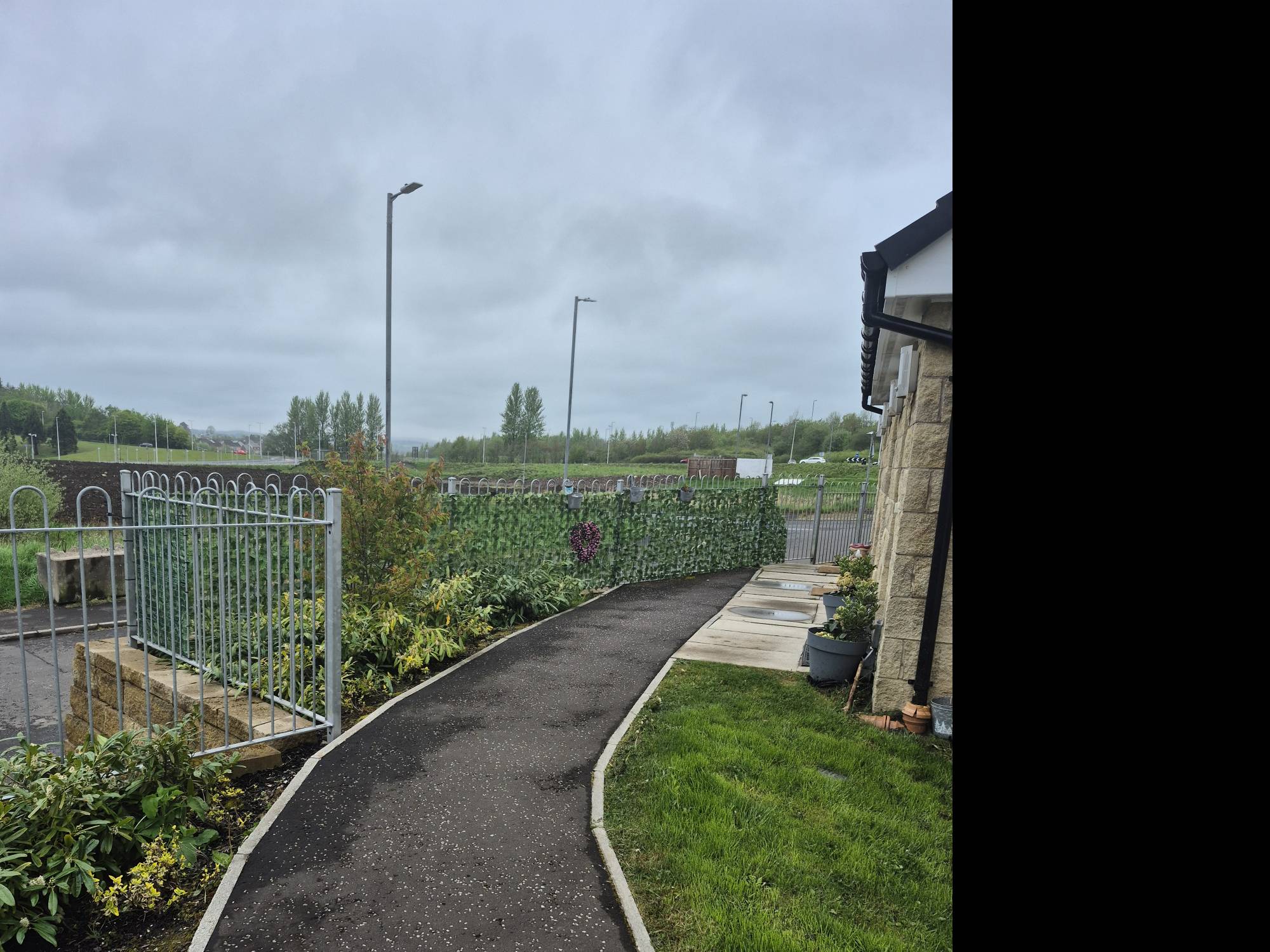 2 bed upper cottage flat