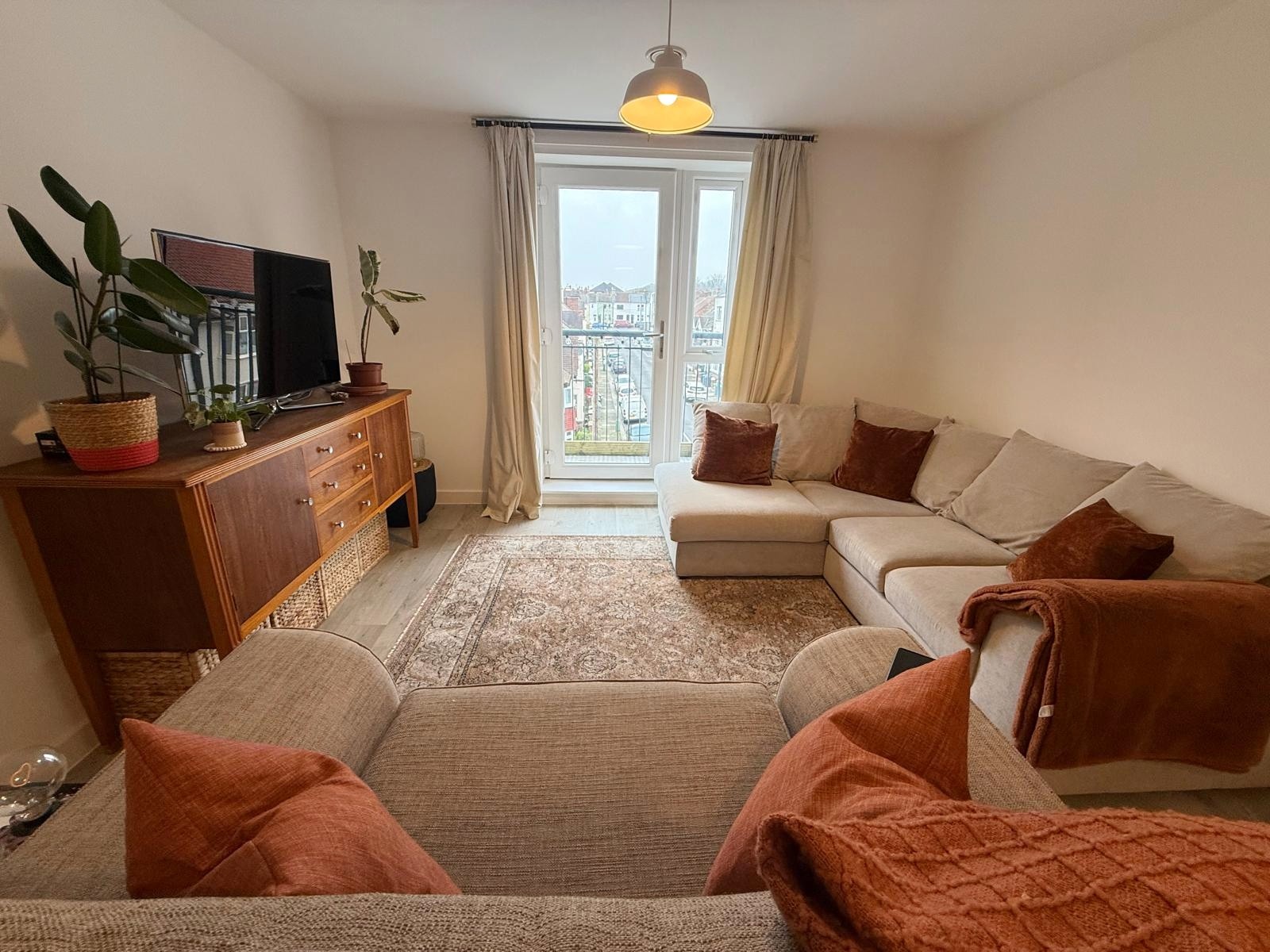 Large 2 bedroom flat in Hove