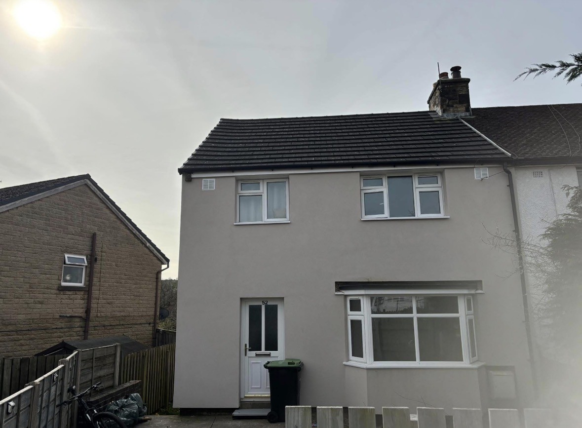 Large 3 bed seperate dining room out hou