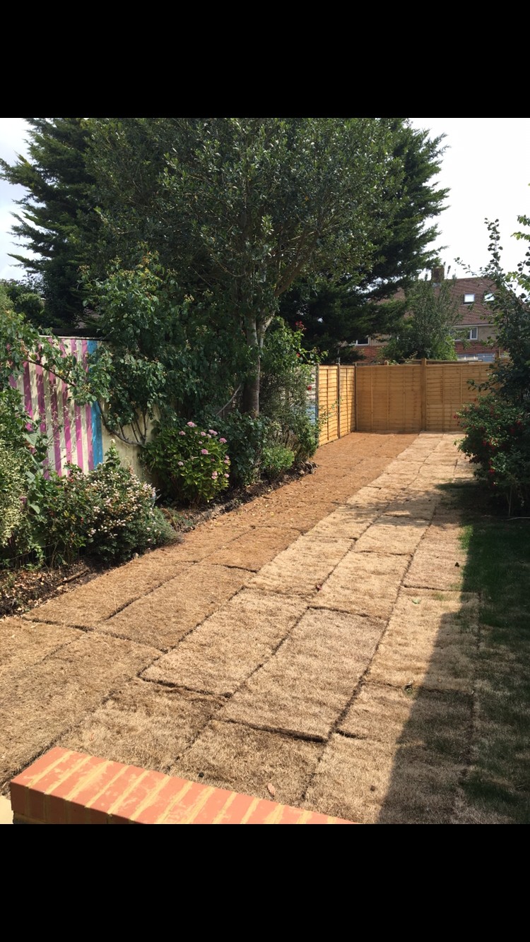 Large 1 Bed Grnd Floor Garden Flat