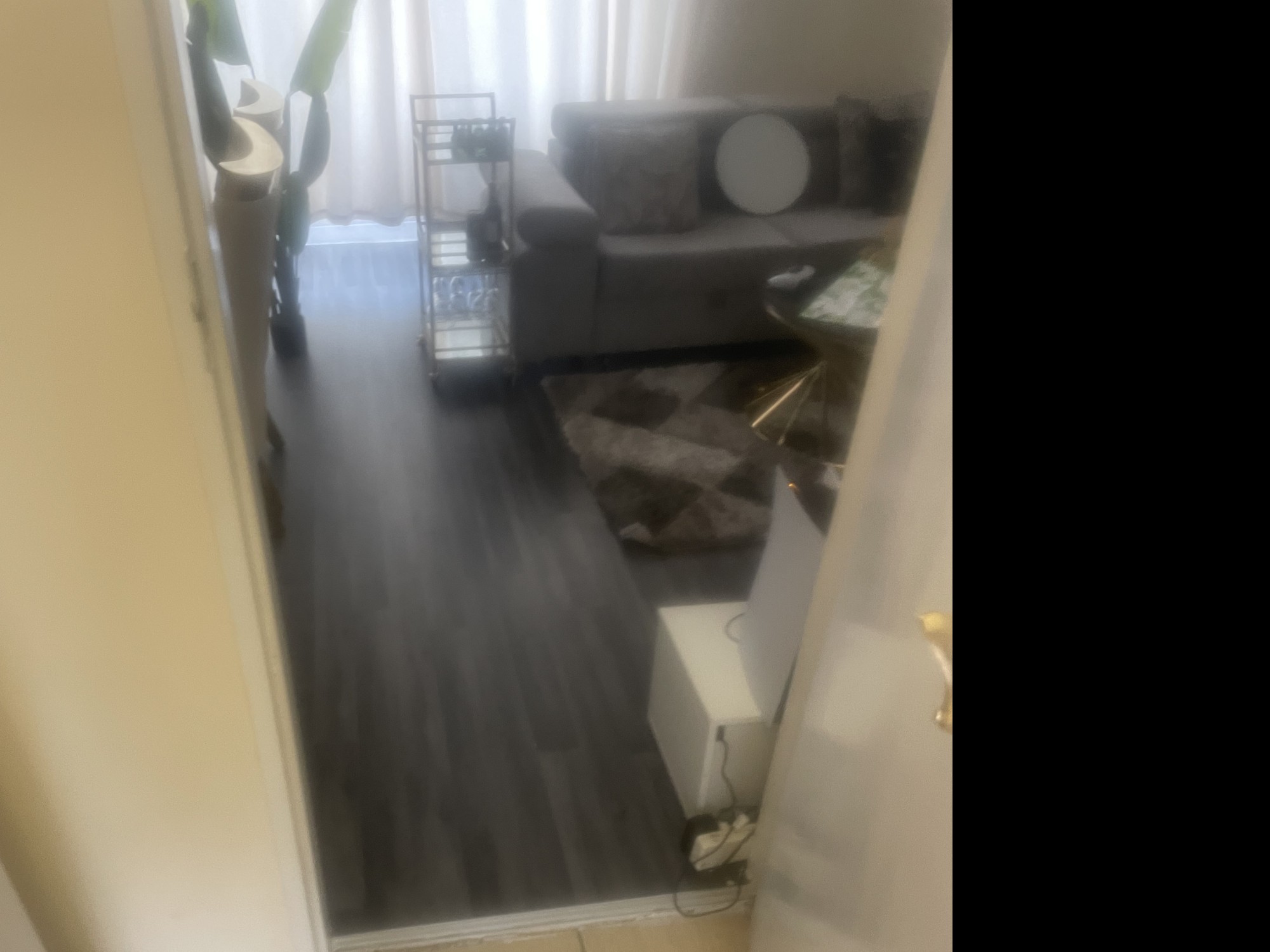 2 Bedroom, I want to sweep with somebody