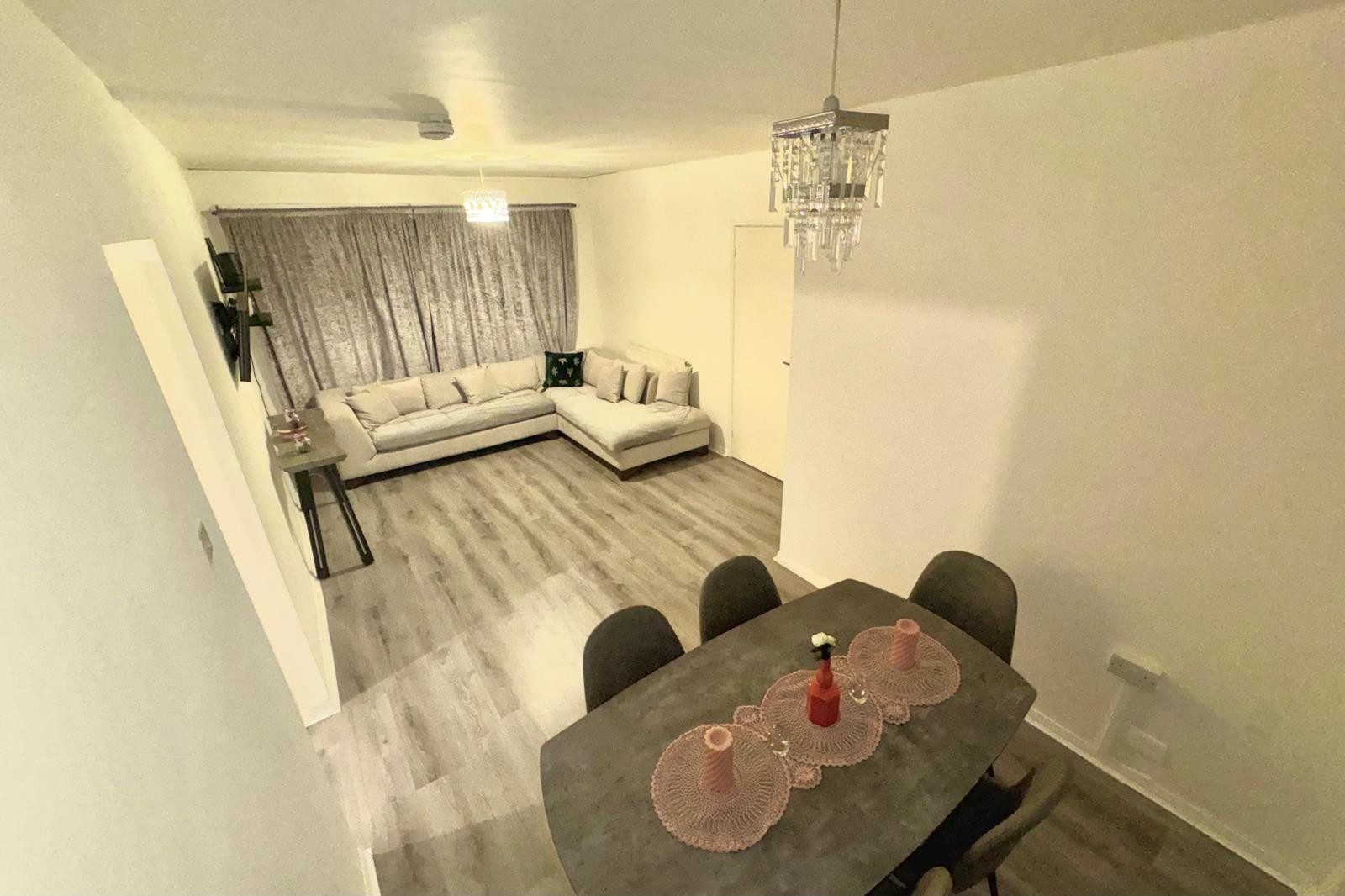 2 bed ground floor flat need a 3 bedroom